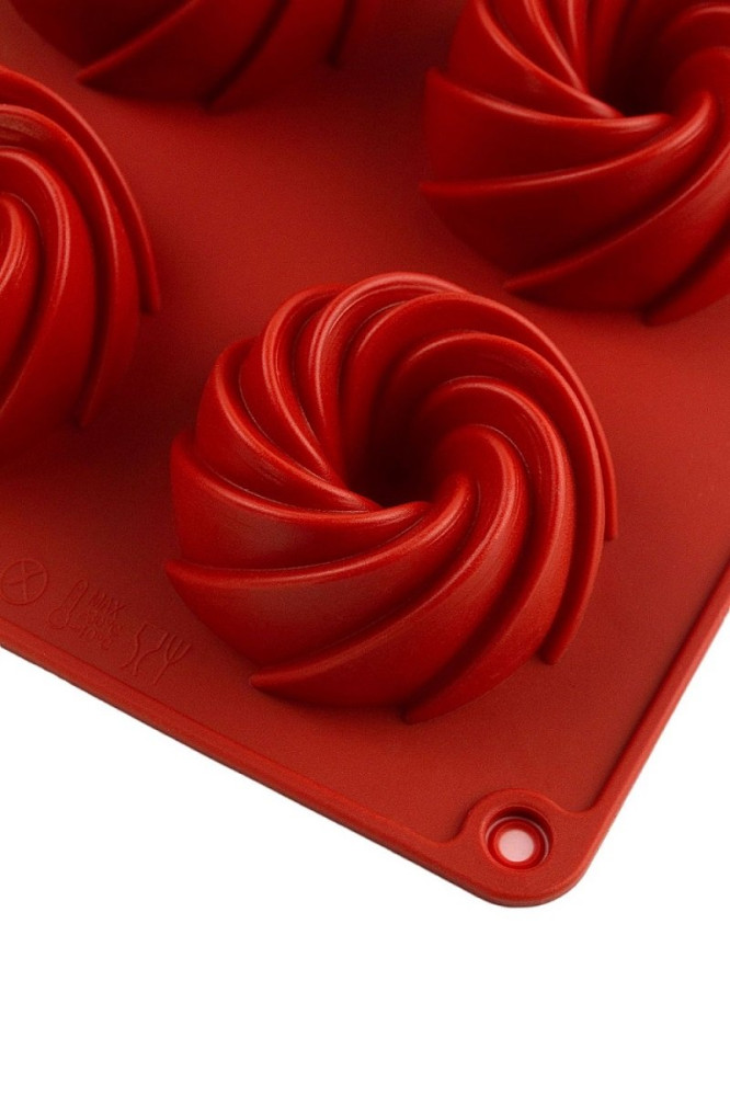 Форма силиконовая Профи Астрея 8 ячеек красная 5,2 см