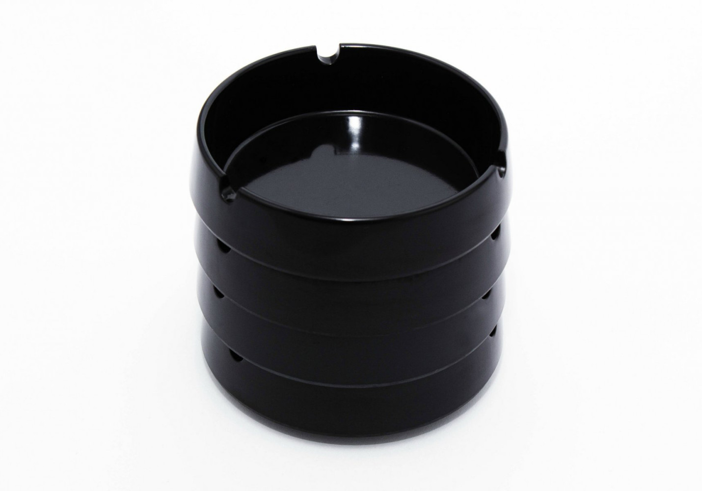 Пепельница из меламина круглая черная 9х2,6 см